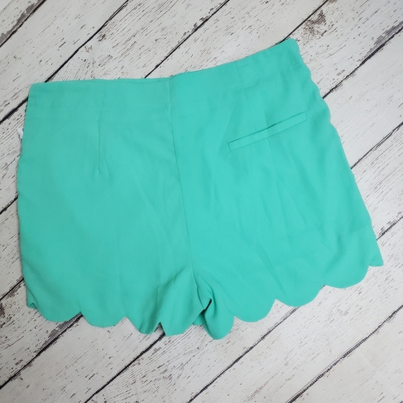 NWT  women's scalloped hem turquoise color  Mittoshop size Large - Picture 2 of 8